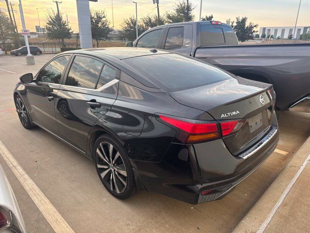 Used 2021 Nissan Altima 2.5 SR w/ SR Premium Package FWD image 4