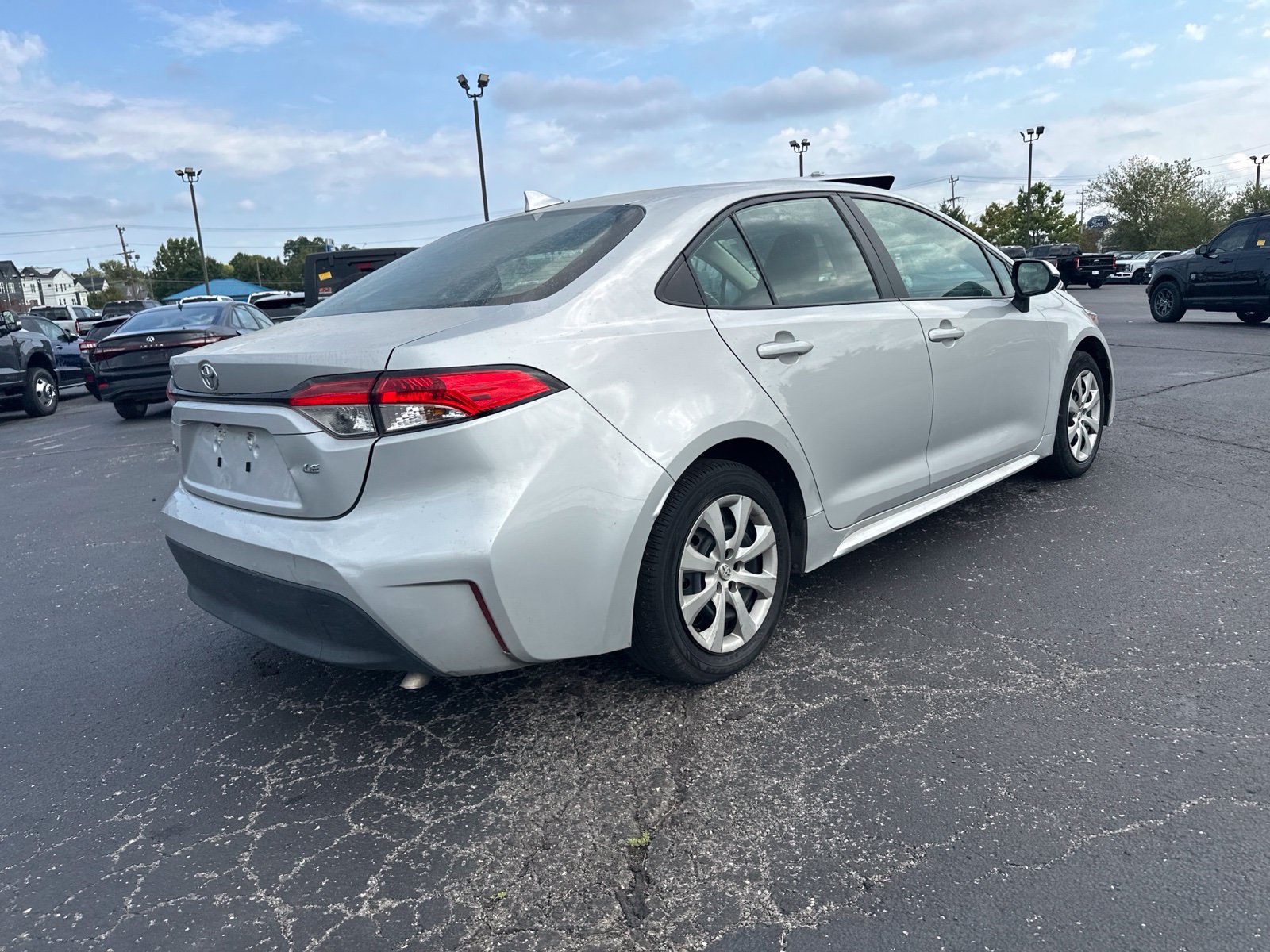 Used 2024 Toyota Corolla LE FWD image 5