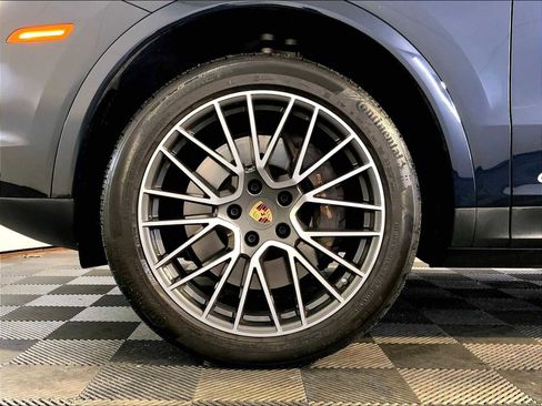 Certified 2023 Porsche Cayenne image 11