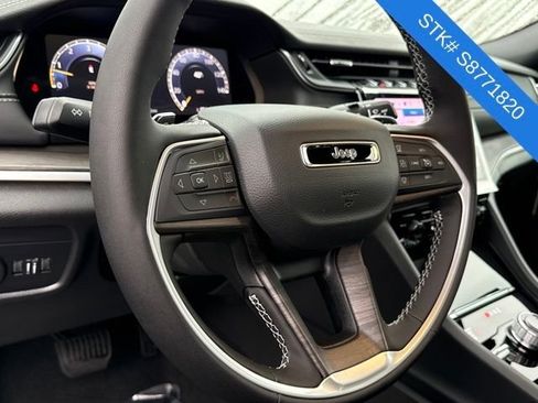 New 2025 Jeep Grand Cherokee L Limited w/ Black Appearance Package image 5