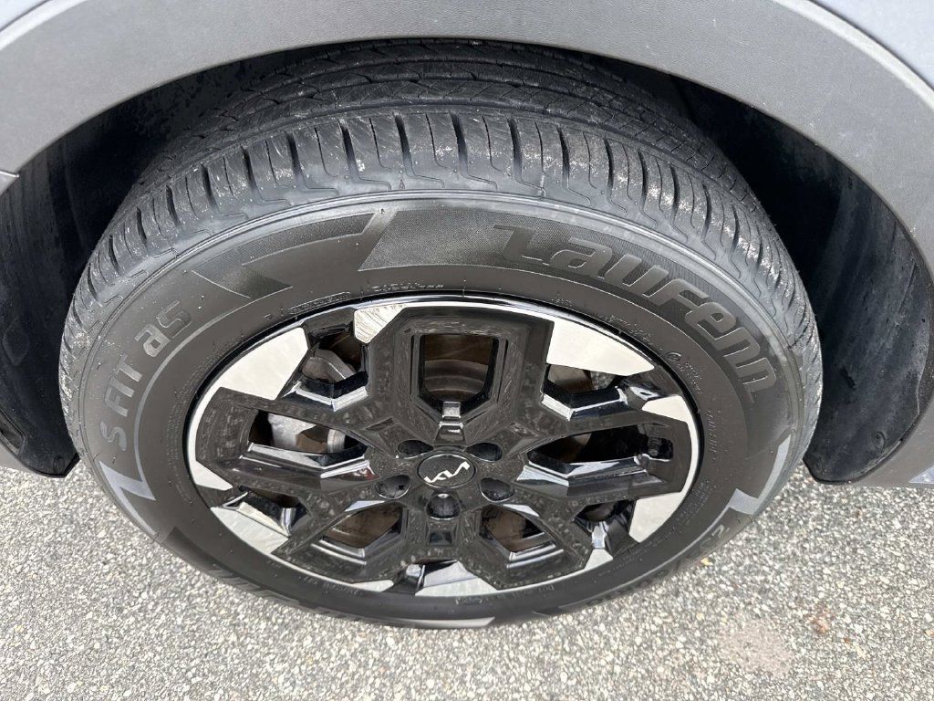Used 2024 Kia Sorento S FWD image 11