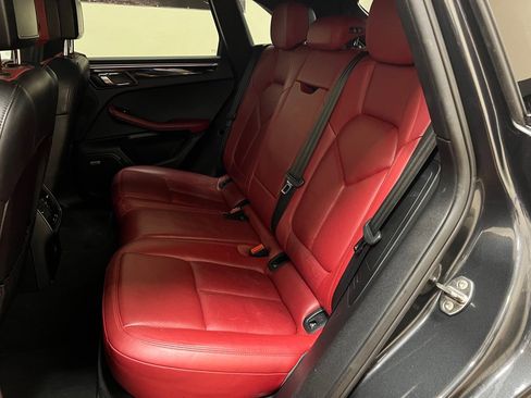 Used 2018 Porsche Macan S image 32