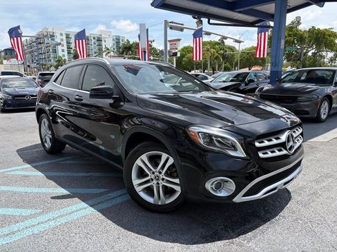Used 2018 Mercedes-Benz GLA 250 4MATIC w/ Premium Package image 2