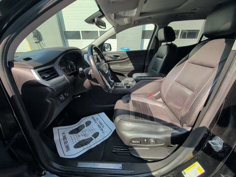 Used 2019 GMC Acadia SLT w/ LPO, Floor Liner Package AWD/4WD image 10