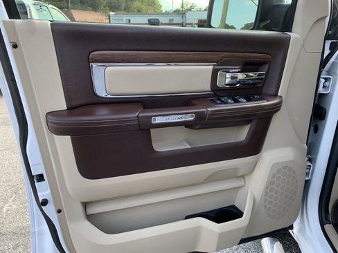 Used 2014 RAM 1500 Laramie w/ Convenience Group image 14