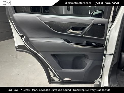 Used 2024 Lexus LX 600 4WD w/ Interior Upgrade Package image 29