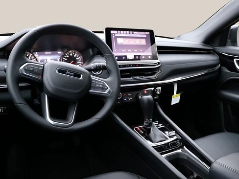 New 2026 Jeep Compass Latitude AWD/4WD image 13