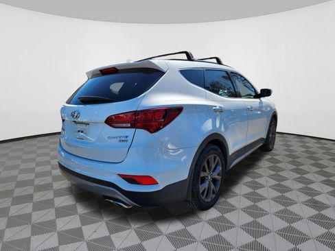 Used 2018 Hyundai Santa Fe Sport w/ Cargo Package FWD image 4