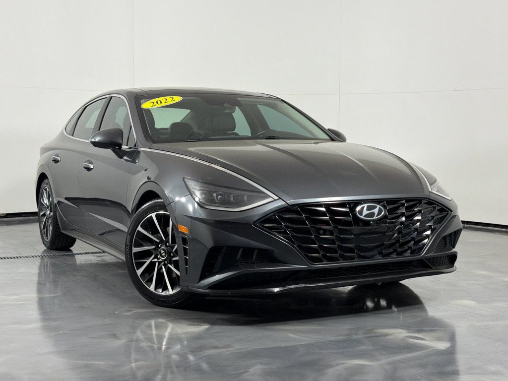 Used 2022 Hyundai Sonata Limited FWD image 2