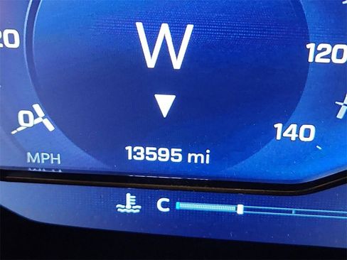 Certified 2024 Chevrolet Suburban High Country w/ Advanced Technology Package image 16