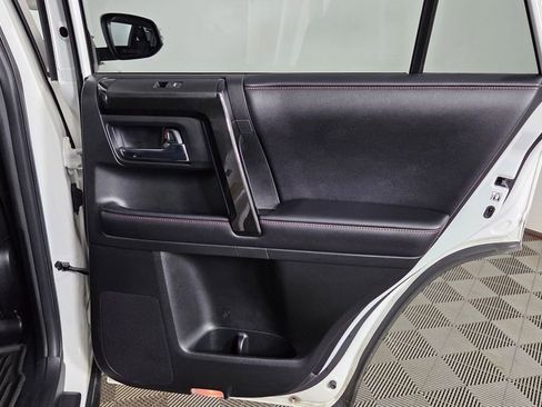 Used 2019 Toyota 4Runner TRD Off-Road Premium AWD/4WD image 31