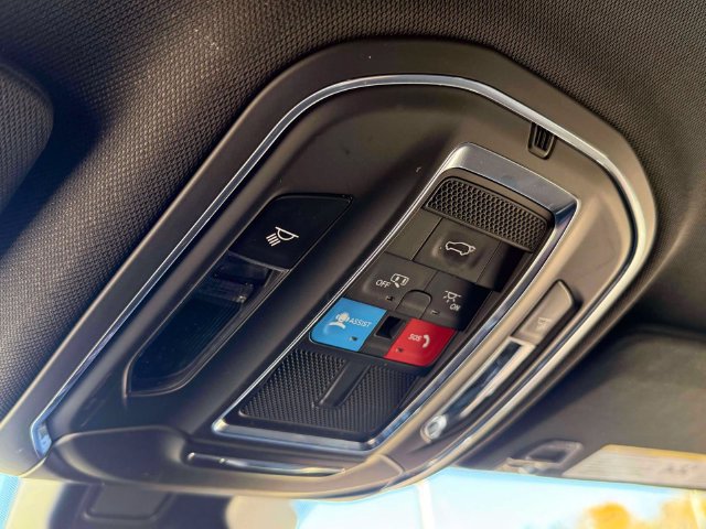 Used 2023 Jeep Grand Cherokee L Laredo AWD/4WD image 31