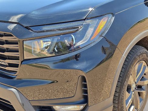 Used 2023 Honda Ridgeline Sport image 9