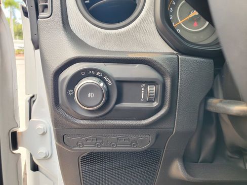 Used 2024 Jeep Wrangler Unlimited Sport AWD/4WD image 19