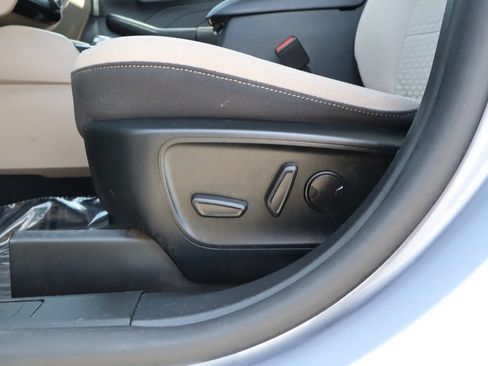 Used 2022 Ford Escape SE w/ Convenience Package FWD image 22