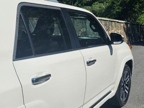 Used 2018 Toyota 4Runner Limited AWD/4WD image 20
