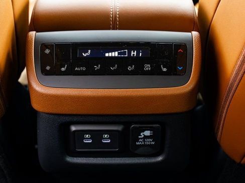 New 2026 Nissan Pathfinder Platinum image 10