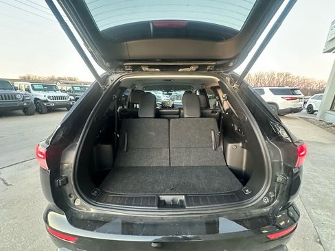 Used 2025 Mitsubishi Outlander SE image 38