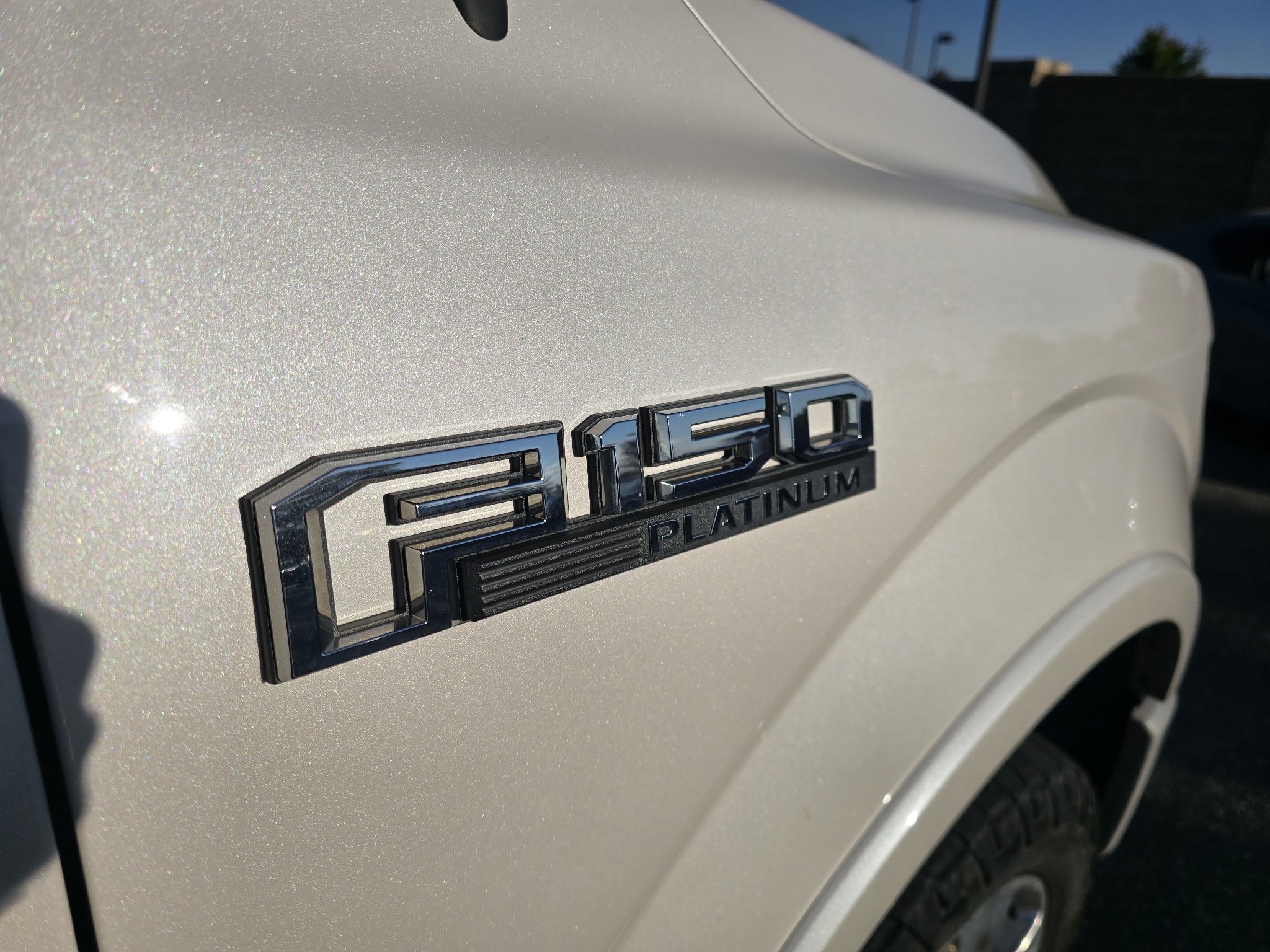 Used 2015 Ford F150 Platinum w/ Equipment Group 701A Luxury AWD/4WD image 9