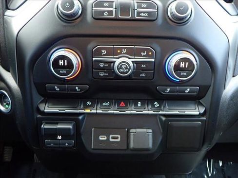 Used 2021 Chevrolet Silverado 1500 RST image 17