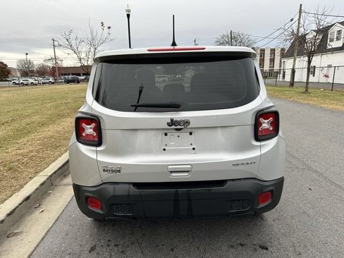 Used 2021 Jeep Renegade Sport image 17