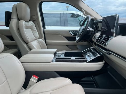 Used 2020 Lincoln Navigator L Reserve w/ Luxury Package AWD/4WD image 2