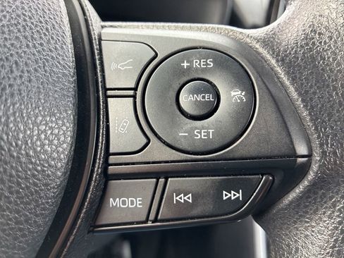 Used 2022 Toyota RAV4 XLE image 20