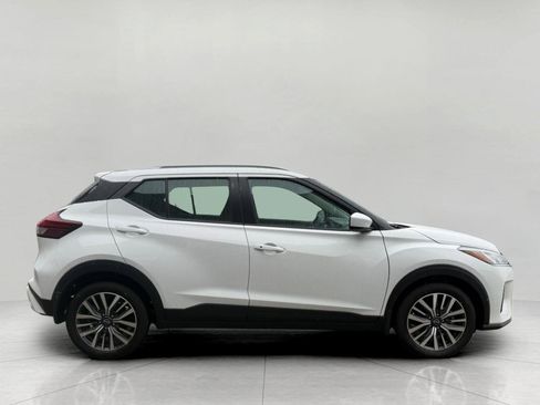 Used 2023 Nissan Kicks SV image 14