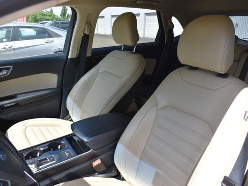 Used 2019 Ford Edge SEL w/ Equipment Group 201A AWD/4WD image 12