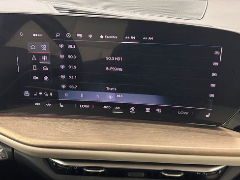Used 2025 Audi Q5 Premium w/ Convenience Package AWD/4WD image 21