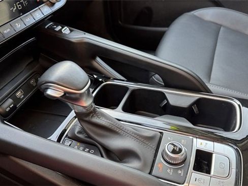 Used 2023 Kia Telluride S image 30