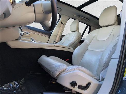 Certified 2023 Volvo XC90 T8 Ultimate w/ Protection Package image 16