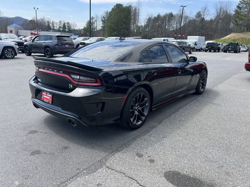 Used 2020 Dodge Charger Scat Pack w/ Navigation & Travel Group image 3