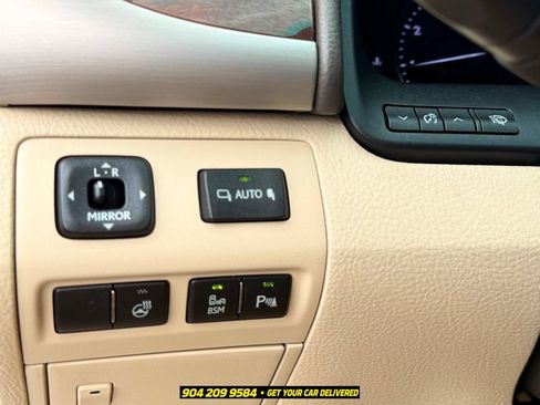 Used 2016 Lexus LS 460 w/ Comfort Package RWD image 17
