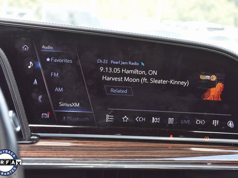 Used 2021 Cadillac Escalade ESV Premium Luxury w/ LPO, Illumination Package image 23