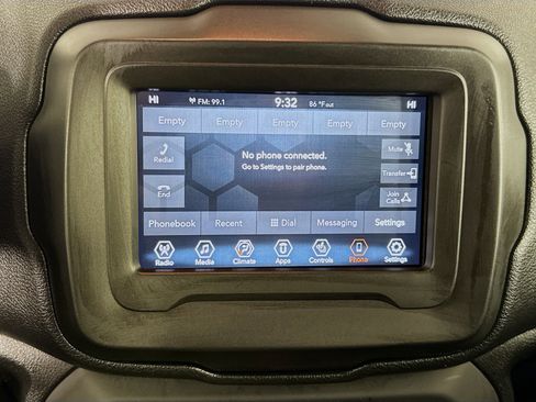 Used 2020 Jeep Renegade Latitude w/ Cold Weather Group image 17