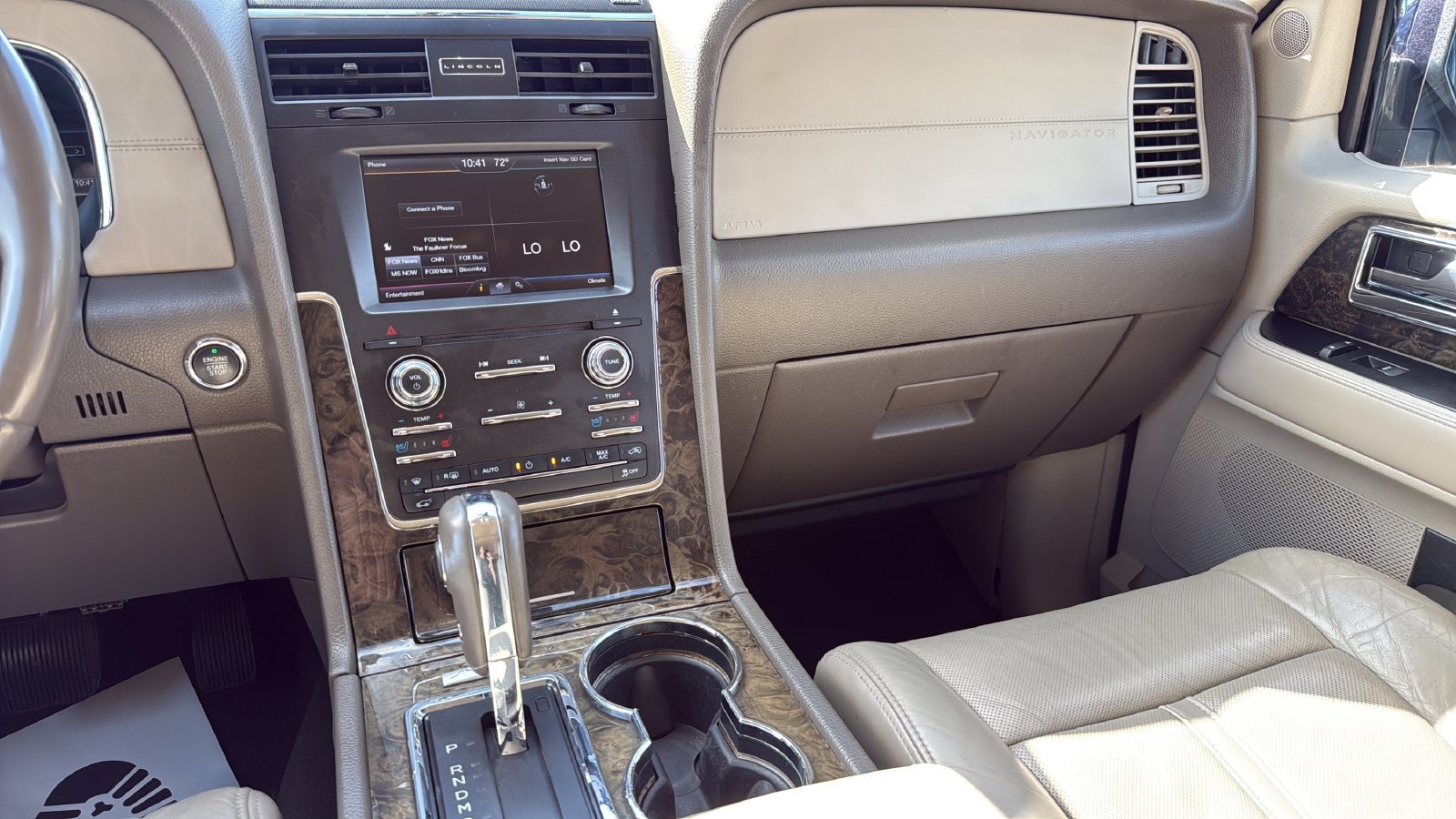 Used 2015 Lincoln Navigator L 2WD image 19