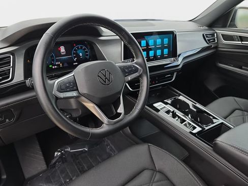 Used 2025 Volkswagen Atlas Cross Sport SE AWD/4WD image 19