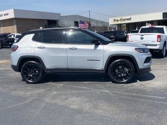 Used 2024 Jeep Compass Latitude w/ Altitude Special Edition video 2