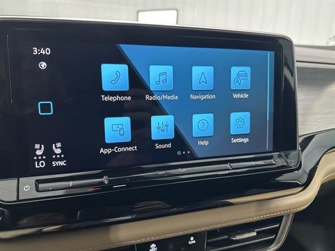 Certified 2024 Volkswagen Atlas Cross Sport SE image 23