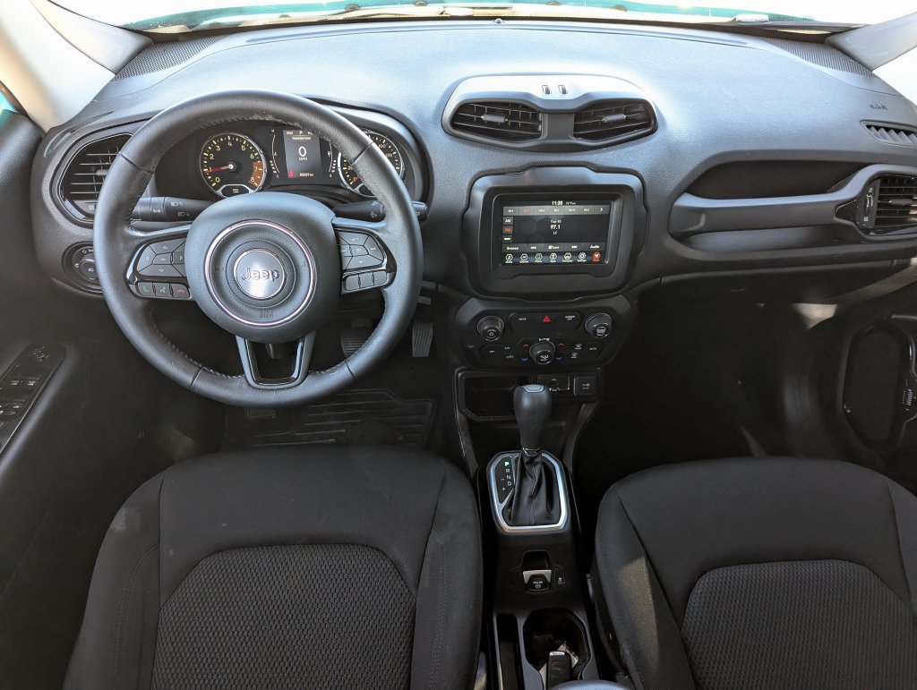 Used 2020 Jeep Renegade Altitude FWD image 33