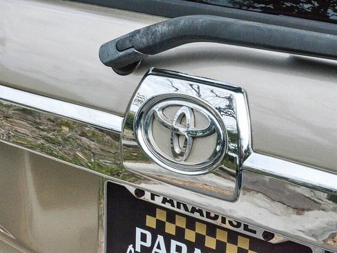 Used 2004 Toyota 4Runner SR5 image 16