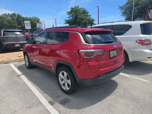 Used 2018 Jeep Compass Latitude FWD image 3