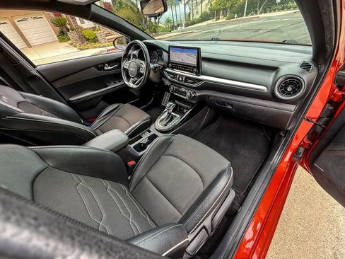 Used 2022 Kia Forte GT-Line w/ GT-Line Premium Package FWD image 12