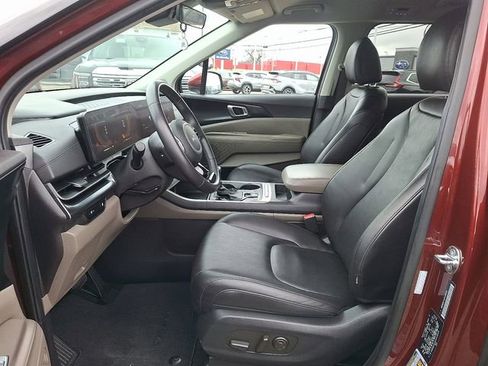 Used 2025 Kia Carnival image 15