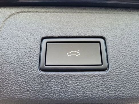 Used 2023 Volkswagen Atlas SE FWD image 8