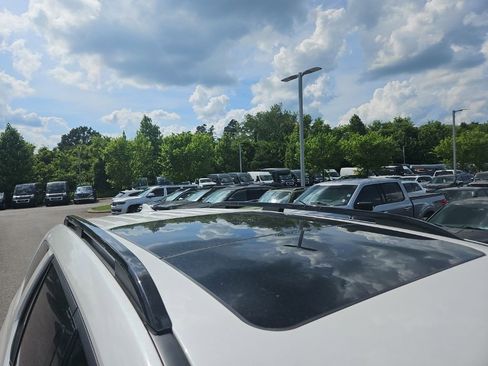 Used 2024 Honda Pilot Elite image 9
