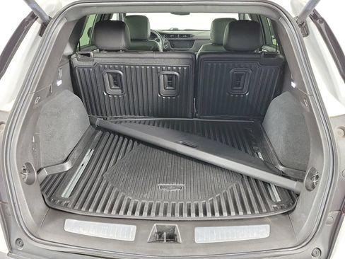 Used 2023 Cadillac XT5 Premium Luxury AWD/4WD image 9