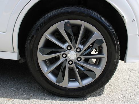 Used 2020 Buick Encore GX Essence w/ Experience Buick Package image 10