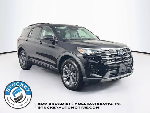 New 2026 Ford Explorer Active w/ Active Comfort Package AWD/4WD image 1